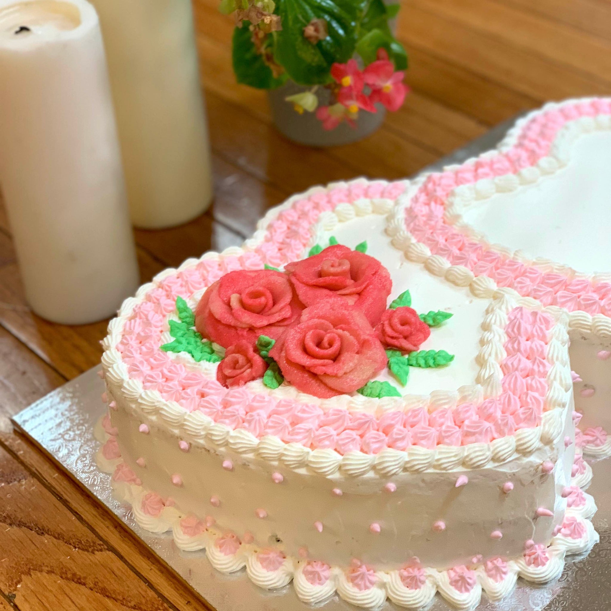 Double heart with flowers - Decorated Cake by Layla A - CakesDecor